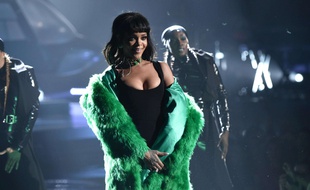 Rihanna sur scène le 29 mars à Los Angeles