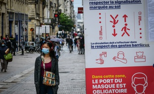 Le port du masque était obligatoire rue Sainte-Catherine, à Bordeaux, depuis le 11 mai 2020.