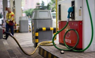 PetroChina, entité cotée du géant pétrolier chinois CNPC, a enregistré en 20145 un bénéfice net au plus bas depuis 16 ans
