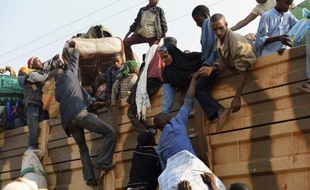 Au moins sept personnes ont été tuées lors de nouvelles violences à Bangui où les "parlementaires" centrafricains reprenaient jeudi leurs discussions pour élire rapidement un nouveau président de transition capable de pacifier un pays confronté à un désastre humanitaire.