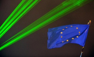 Un accord de principe a enfin été obtenu entre le Parlement européen et les Etats de l'UE pour mieux encadrer les marchés d'instruments financiers, afin de limiter la spéculation et de rétablir la confiance des investisseurs mise à mal par la crise.