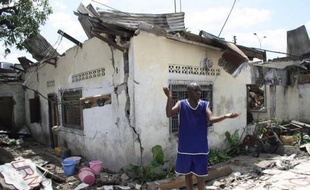 Des corps étaient encore retirés lundi des décombres du quartier de Brazzaville soufflé dimanche par l'explosion d'un dépôt de munitions, qui a fait plus de 150 morts, alors que les hôpitaux sous équipés attendaient l'aide internationale pour soigner des centaines de blessés