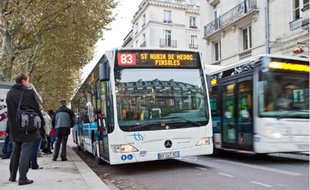 Les habitants de la CUB utilisent davantage le bus, mais ne sont pas toujours satisfaits du service.