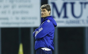 Fabien Pelous, manager de l'équipe de France des moins de 20 ans, lors de la Coupe du monde de la catégorie à San Dona di Piave (Italie), le 13 mars 2015.
