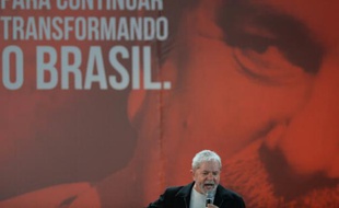 L'ex-président brésilien Luiz Inacio Lula da Silva lors du congrès des jeunes du PT à Brasilia le 20 novembre 2015