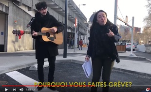 Madeline Furhman devant la gare Matabiau.