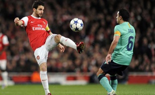 Le milieu de terrain d'Arsenal Cesc Fabregas contre Barcelone, le 16 février 2011, à Londres.