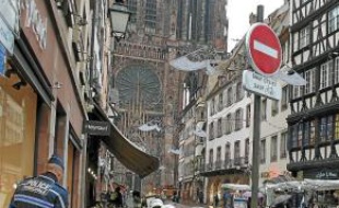 La rue Mercière mise en sens unique.