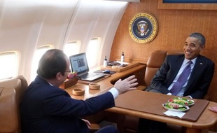 François Hollande et Barack Obama à bord d'Air Force One, le 10 février 2014.