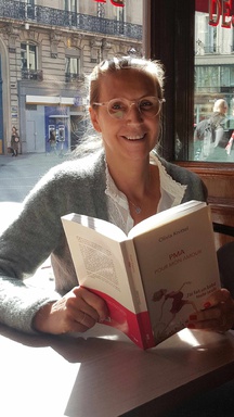 Olivier Knittel publie PMA pour mon amour, où elle raconte pourquoi et comment elle a réalisé plusieurs FIV pour devenir mère solo. 
