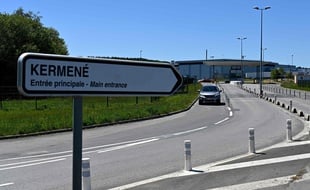 L'abattoir de Kermené, dans les Côtes d'Armor, où des dizaines de cas positifs de coronavirus ont été enregistrés. Un grand dépistage est organisé.