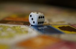 Cet ado est millionnaire grâce à un jeu de cartes qu’il a inventé à 7 ans