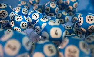 Des boules du Loto.