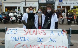 Associations et militantes appellent lundi à une