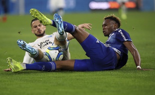 La situation a rapidement dérapé entre l'OM et Mohamed Simakan (à droite).