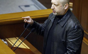 Olexandre Tourtchinov le 22 février 2014 devant le Parlement à Kiev