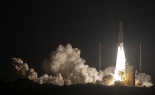 Décollage de la fusée Ariane 5, en octobre 2014, à Kourou, en Guyane française.