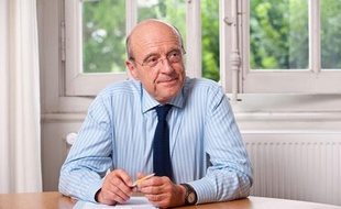 Alain Juppé dans son bureau à la mairie de Bordeaux le 28 juin 2012