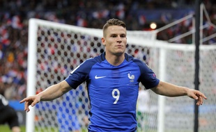 Kévin Gameiro après son but contre la Bulgarie au Stade de France le 7 octobre 2016