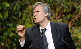 L'agression "xénophobe" de six étudiants chinois en oenologie dans le sud-ouest de la France porte atteinte à "l'image de la France", a estimé dimanche le ministre de l'Agriculture Stéphane Le Foll à Bordeaux, en marge de l'ouverture de Vinexpo, le plus grand salon mondial du vin, tandis que Pékin a "vivement condamné" cette attaque.