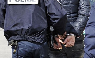 Deux jeunes ont été tués et un troisième grièvement blessé mercredi en plein jour et au coeur d'une cité du nord de Marseille, dans le troisième règlement de comptes en moins de quinze jours dans la ville.