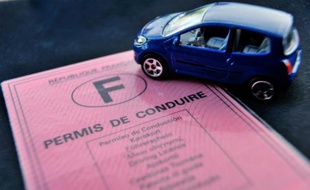 La durée de l'examen pratique a été réduite de 35 à 32 minutes -permettant à un inspecteur de faire passer désormais 13 candidats par jour au lieu de 12