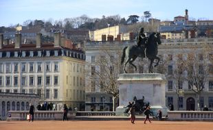 Le jeune homme explique avoir été victime d'un agression homophobe survenue en pleine après-midi dans le centre de Lyon.