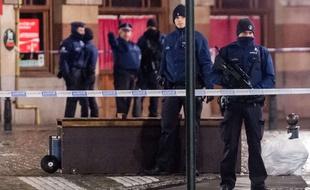 Illustration de la police belge sur la Grand Place à Bruxelles, le 22 novembre 2015.