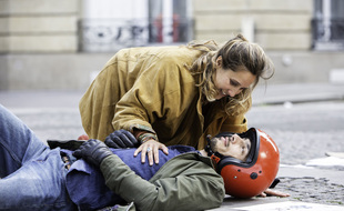 Julie de Bona et Samir Boitard dans « Je l'aime à mentir ».