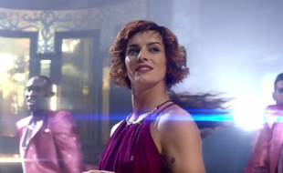 Fauve Hautot a été choisie pour interpréter le rôle de Stéphanie Mangano dans la nouvelle comédie musicale Saturday Night Fever.