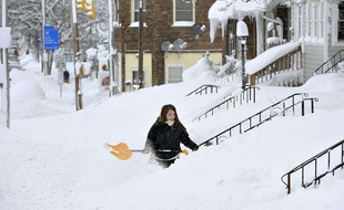Une vague de froid accompagnée de tempêtes de neige frappe le nord-est des Etats-Unis, ici en Pennsylvanie, le 26 décembre 2017.