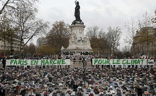 Des chassures recouvrent la Place de la République, le 29 novembre 2015