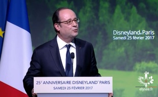 François Hollande aux 25 ans de Disneyland Paris