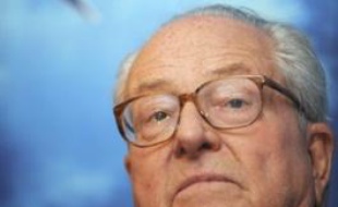 Jean-Marie Le Pen a vu confirmée mercredi par la cour d'appel de Paris sa condamnation à trois mois de prison avec sursis et 10.000 euros d'amende pour des propos au journal d'extrême droite Rivarol, par lesquels il minimisait les crimes commis par les nazis sous l'Occupation.