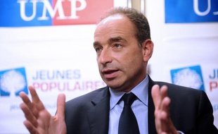 Racisme anti-Blancs, pain au chocolat, appel à la rue...: distancé dans les sondages par François Fillon dans la course à la présidence de l'UMP, Jean-François Copé multiplie propositions et formules choc pour s'attirer les faveurs des militants, quitte à être accusé jusque dans son camp de droitiser le parti.