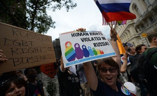 Une maniefstation de protestation à une loi russe "anti-gay", le 31 juillet 2013, à New York.