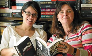 Catherine De Coninck (à gauche) et Delphine Vanhersecke ont développé une passion pour les livres et Internet.