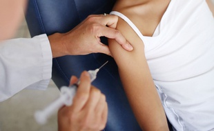Illustration: vaccination d'un enfant.