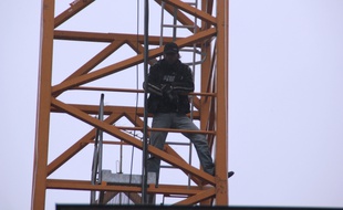 Le père de famille est redescendu de la grue lundi matin vers 10h.