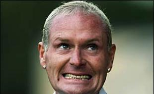 L'ancien footballeur anglais Paul Gascoigne, dit «Gazza», a toujours été hors-norme... Du coup, il se chope un ulcère...