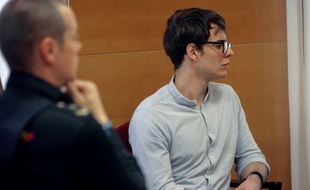 Patrick Nogueira, accusé d'avoir dépecé son oncle et sa tante et tué leurs enfants, lors de son procès le 24 octobre 2018.