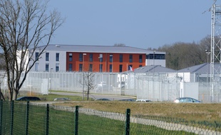 e centre de rétention administrative de Saint-Jacques-de-la-Lande, près de Rennes en 2012