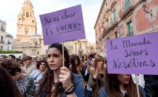 Manifestation à Murcia en Espagne contre le jugement dans l'affaire de la