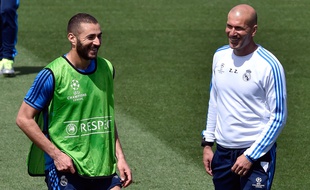 Karim Benzema et Zinédine Zidane à l'entraînement le 24 mai 2016.