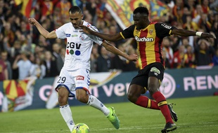 Le Racing club de Strasbourg et le Racing club de Lens se rendent coup pour coup dans un énorme choc, ce lundi 8 mai.
