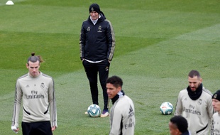 Zinédine Zidane avec ses joueurs à la veille de Real Madrid-Barcelone, le 29 février 2020.