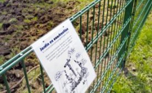 La parcelle mesure une centaine de mètres de long.