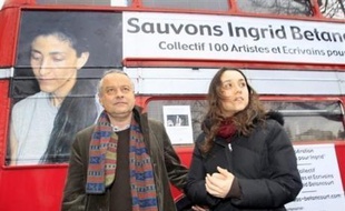 La famille de la Franco-Colombienne Ingrid Betancourt et les comités de soutien ont dit vendredi à Paris vouloir "garder espoir" et ont souligné l'urgence d'une solution négociée, à l'occasion du sixième anniversaire de son enlèvement par la guérilla des Farc.