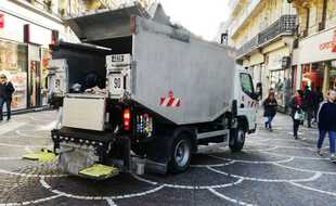 Illustration d'un camion-benne d'Esterra, à Lille.