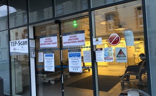 Illustration de l'accueil des urgences du CHU de Rennes.
